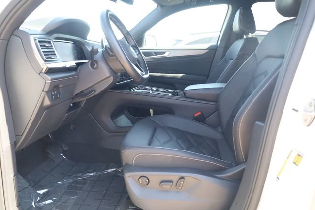 Used 2025 Volkswagen Atlas Cross Sport SE image 12