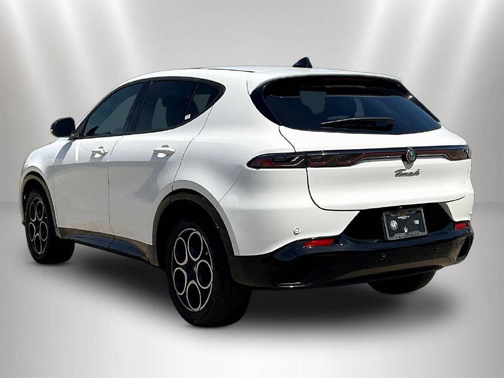 New 2025 Alfa Romeo Tonale AWD/4WD image 3