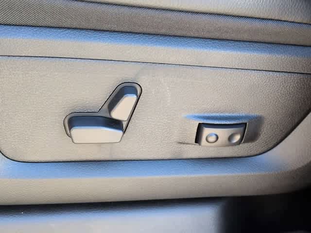 New 2026 RAM 2500 Laramie AWD/4WD image 21