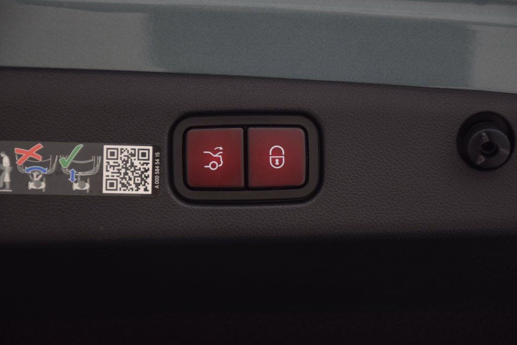 Used 2025 Mercedes-Benz E 53 AMG e 4MATIC Sedan image 31