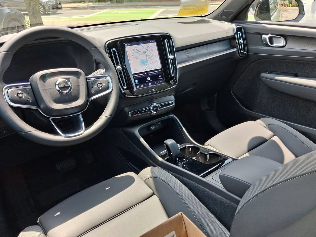 Certified 2023 Volvo XC40 Recharge Core w/ Protection Package Premier AWD/4WD image 14