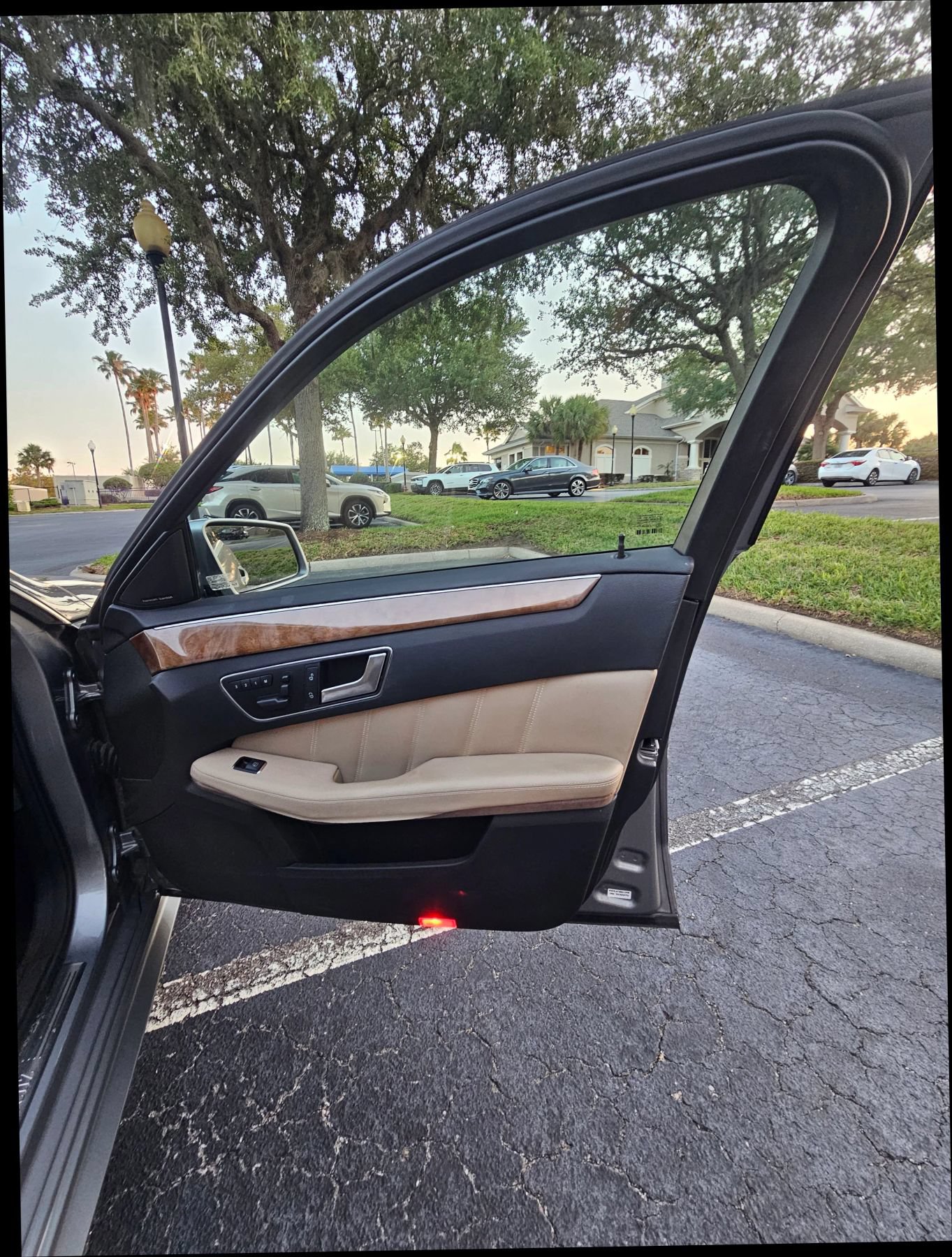Used 2012 Mercedes-Benz E 350 Sedan image 23