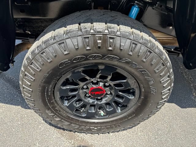 Used 2022 Toyota Tacoma TRD Off-Road w/ Technology Package RWD image 14