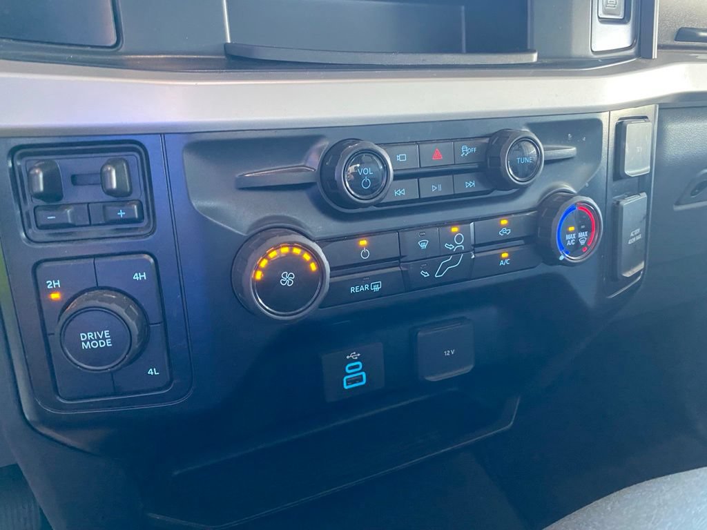 Used 2025 Ford F350 4x4 Crew Cab DRW Super Duty image 22