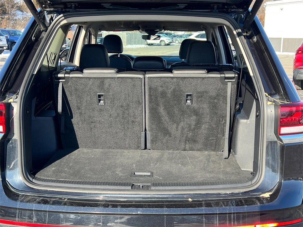 Used 2025 Volkswagen Atlas SE image 36