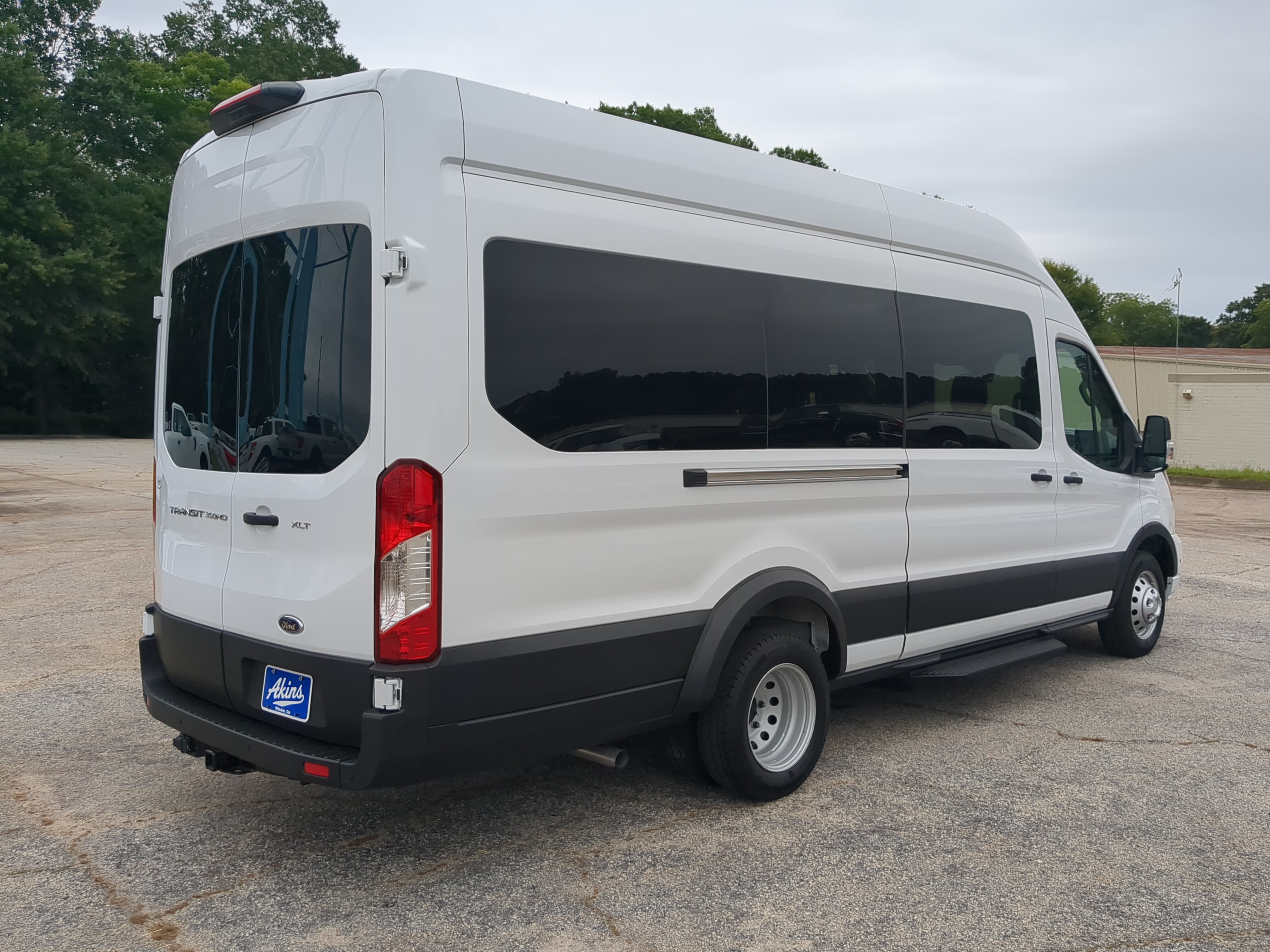 Certified 2025 Ford Transit 350 XLT RWD image 3