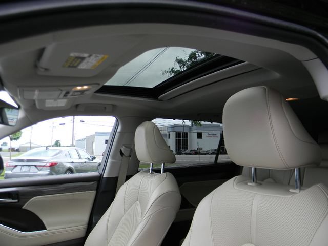 Used 2022 Toyota Highlander Limited AWD/4WD image 22