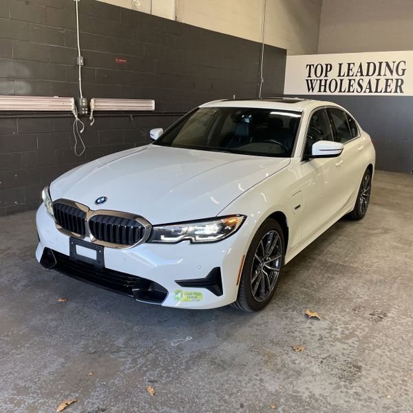 Used 2022 BMW 330e xDrive w/ Driving Assistance Package image 2