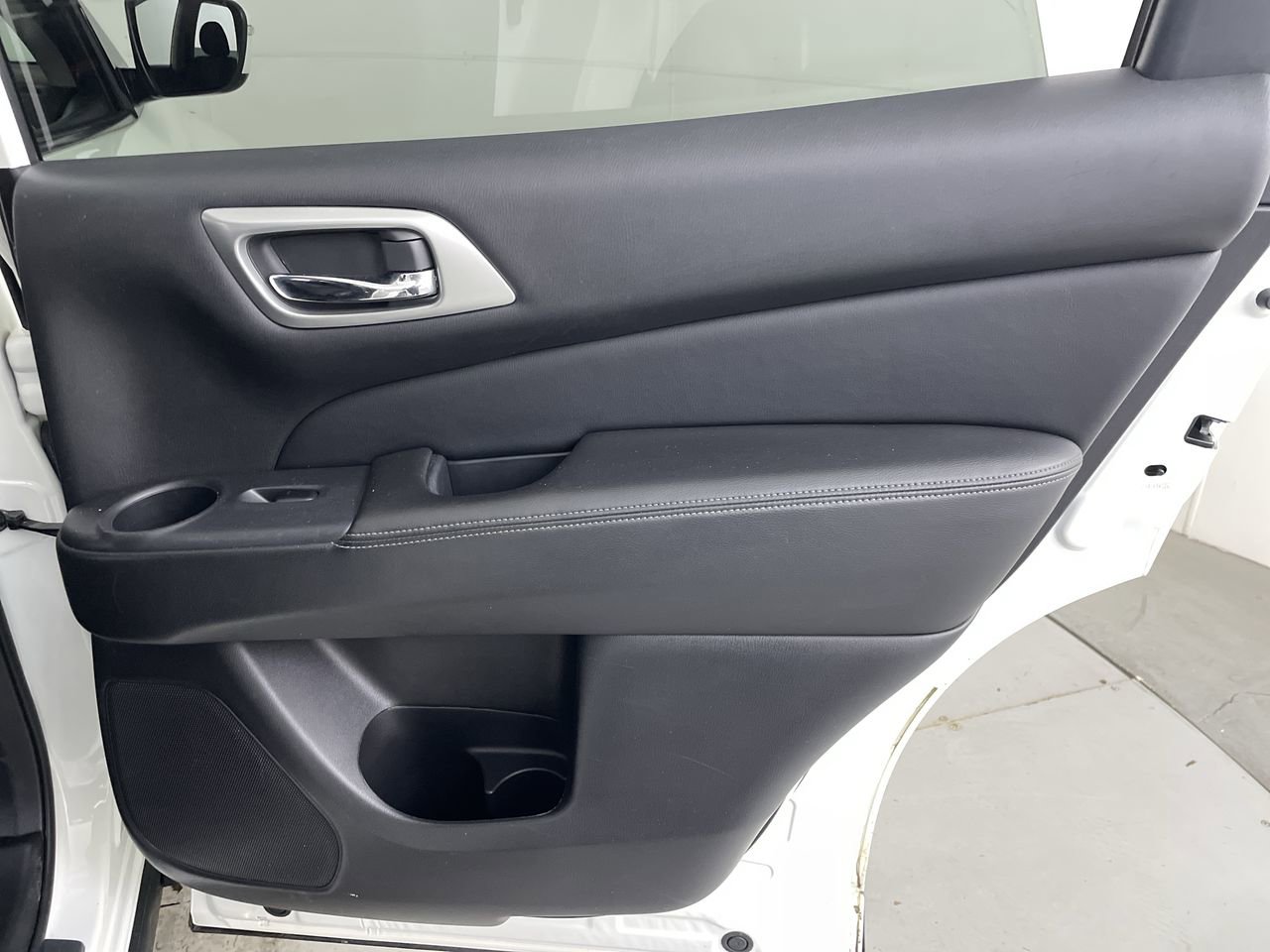 Used 2019 Nissan Pathfinder SV image 23