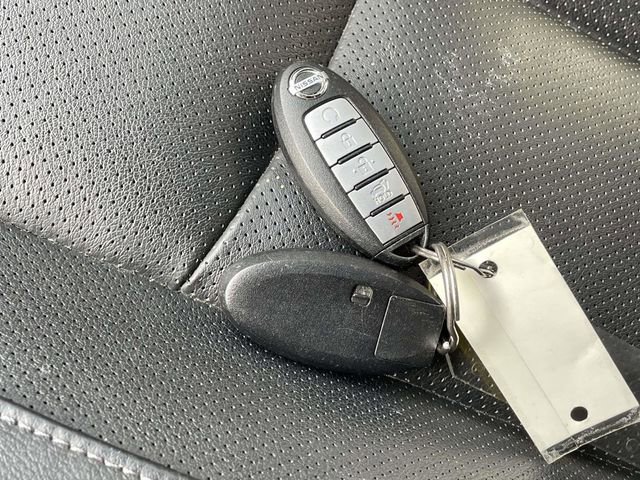 Used 2018 Nissan Rogue SL image 32