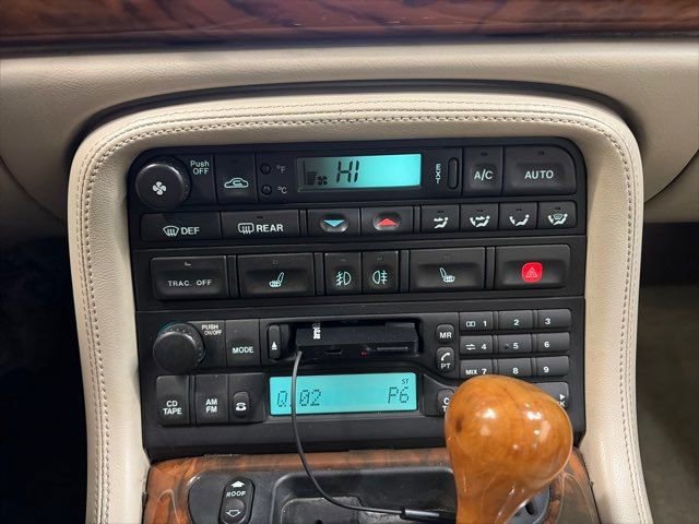 Used 2001 Jaguar XK8 Convertible image 23