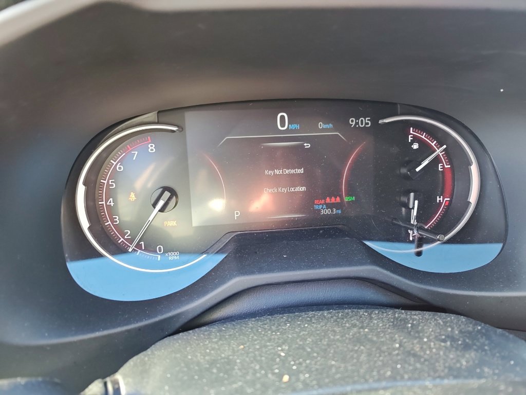 Used 2023 Toyota RAV4 XLE AWD/4WD image 8