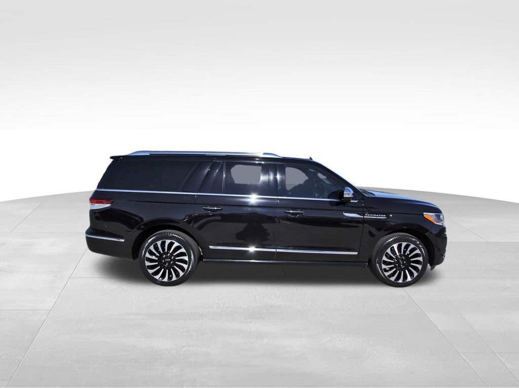 Used 2023 Lincoln Navigator L Black Label image 5