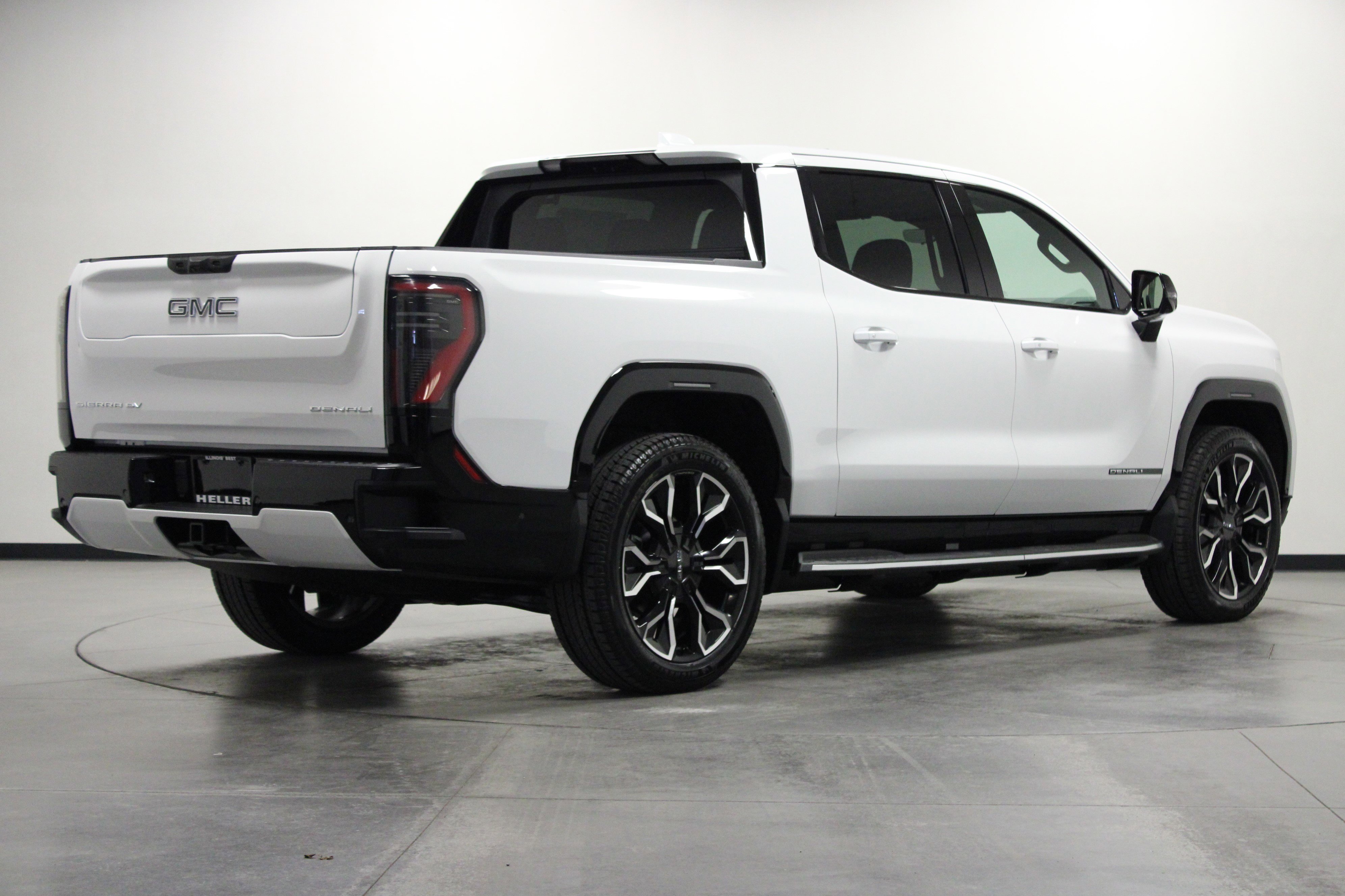 New 2025 GMC Sierra EV Denali image 4