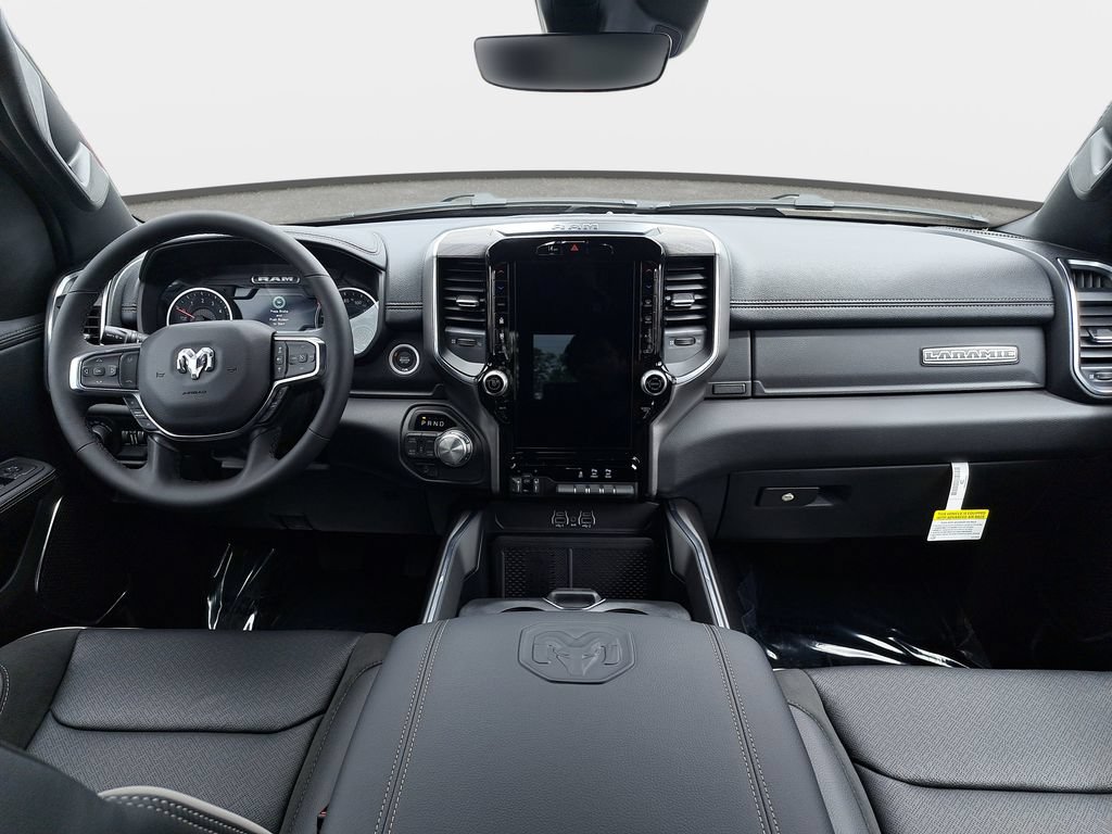 New 2026 RAM 1500 Laramie AWD/4WD image 9