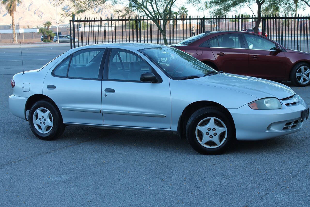 Used 2005 Chevrolet Cavalier Sedan w/ Preferred Equipment Group FWD image 5