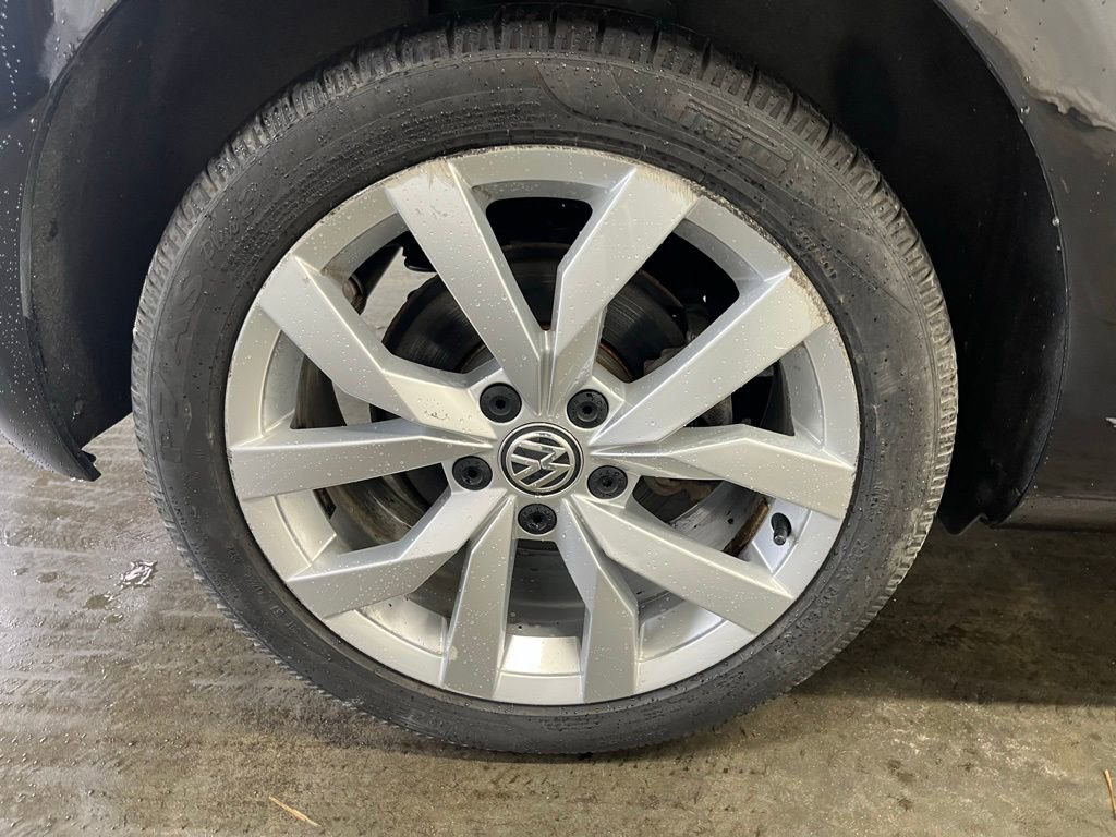 Used 2019 Volkswagen Golf SE w/ Driver Assistance Package image 31