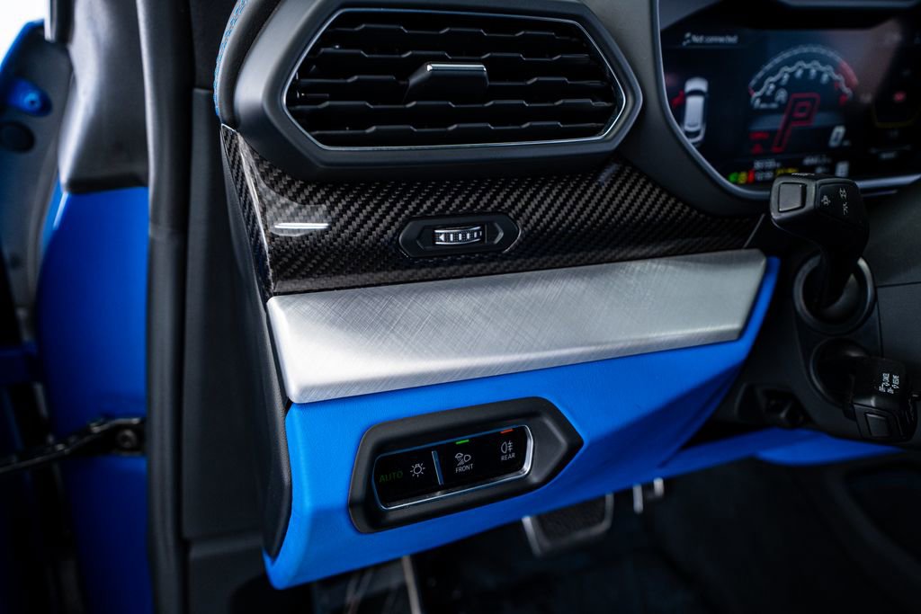 Used 2020 Lamborghini Urus image 40