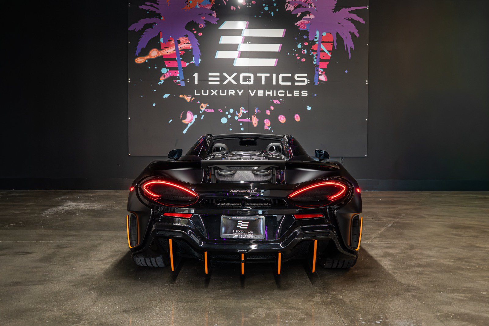 Used 2020 McLaren 600LT Spider RWD image 8