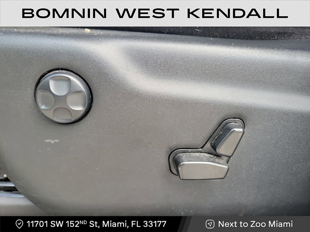 Used 2021 Jeep Grand Cherokee Laredo X image 11