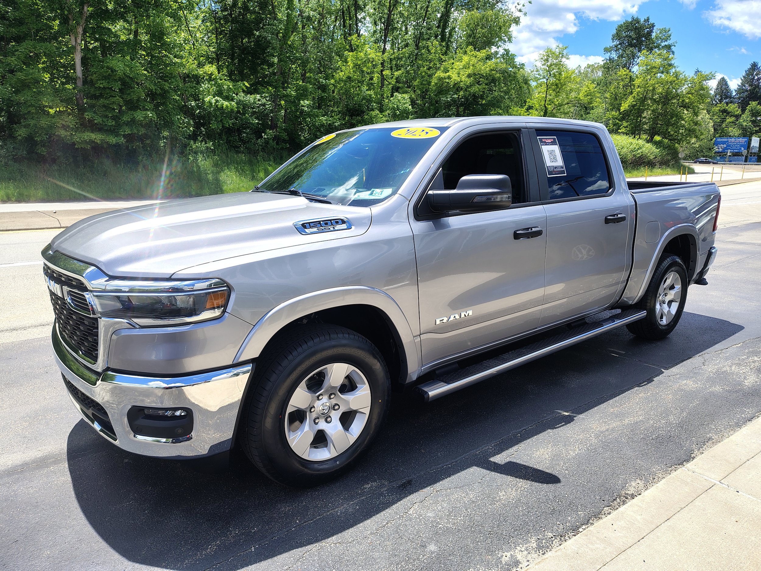 Used 2025 RAM 1500 Big Horn AWD/4WD image 4