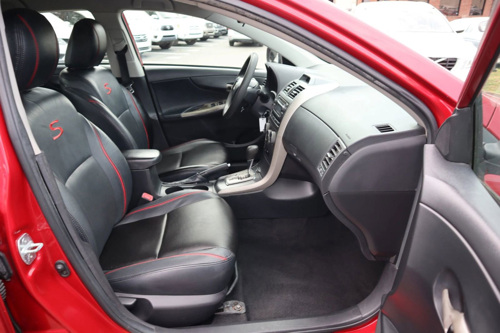 Used 2012 Toyota Corolla S image 18