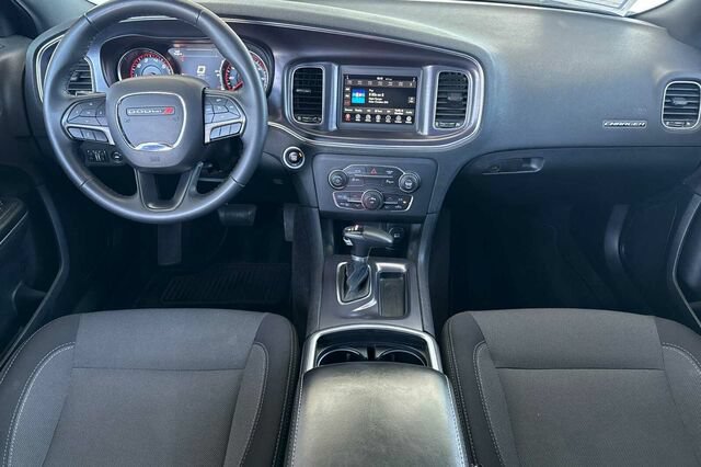 Used 2018 Dodge Charger SXT RWD image 13