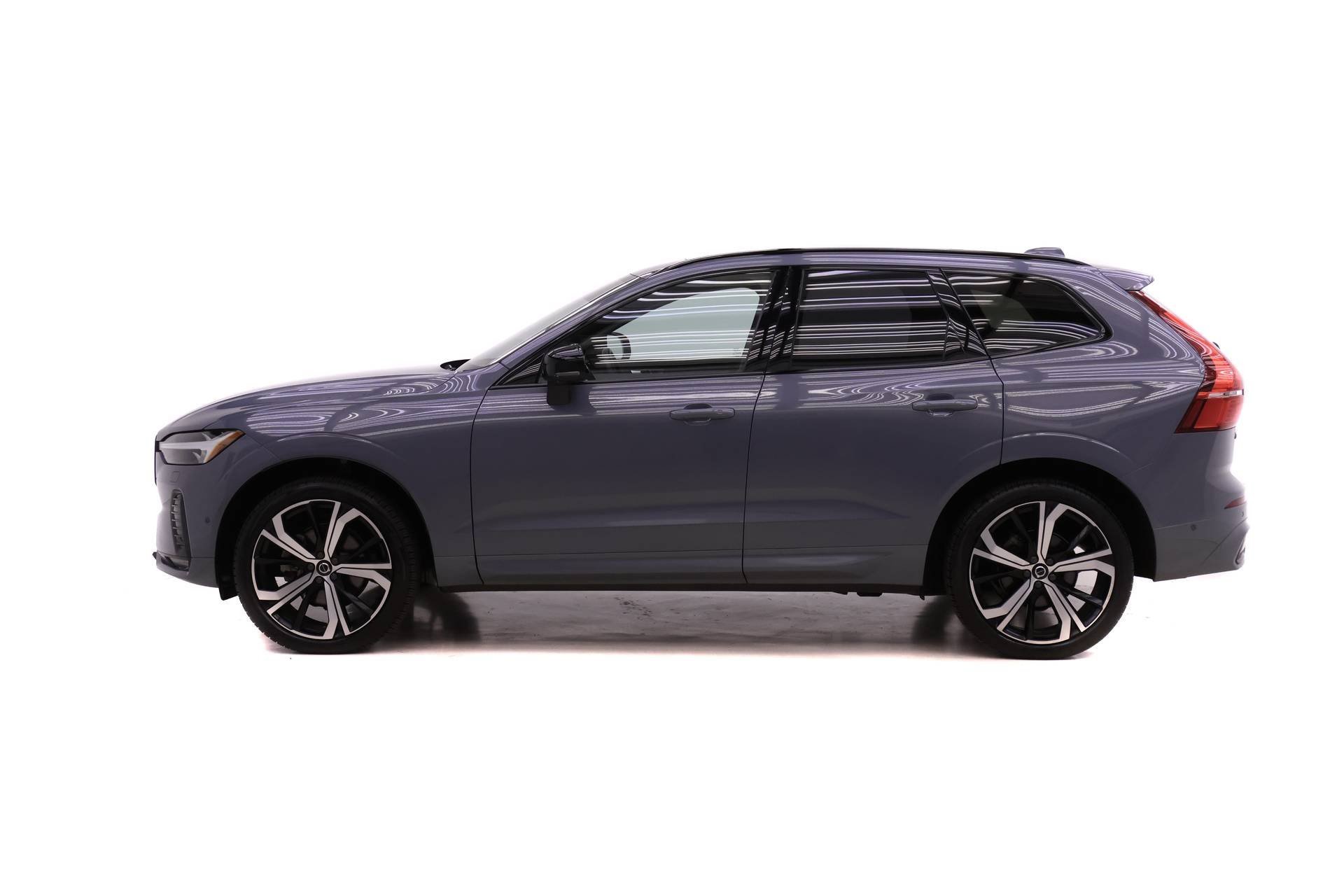 Certified 2024 Volvo XC60 B5 Ultimate w/ Protection Package Premier image 3