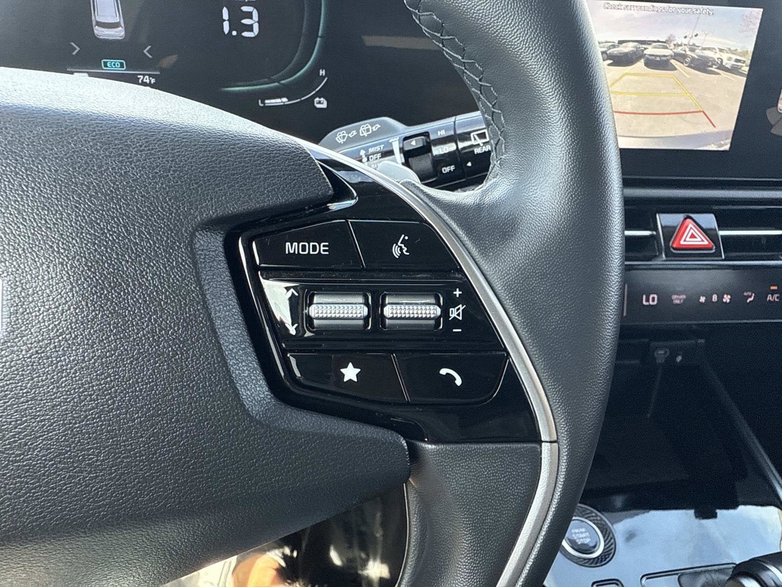 Used 2023 Kia Niro EX Touring image 28