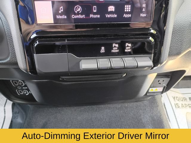 Used 2025 RAM 1500 Laramie AWD/4WD image 19