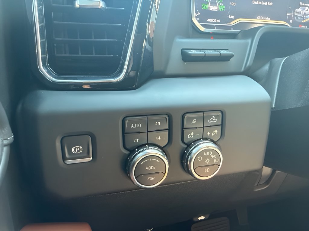 Used 2024 GMC Sierra 3500 Denali Ultimate AWD/4WD image 24