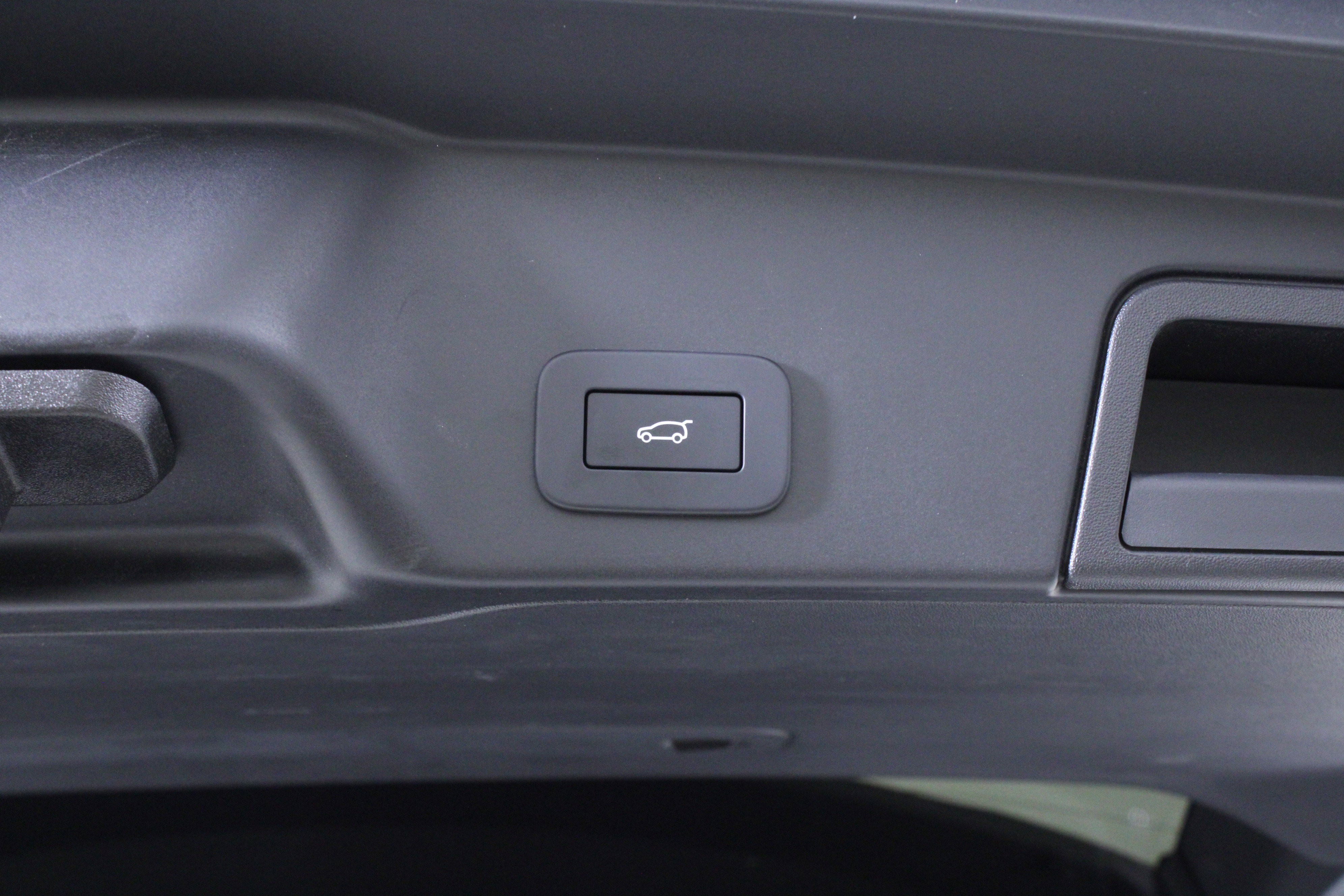 Used 2023 Land Rover Range Rover Evoque R-Dynamic S image 11