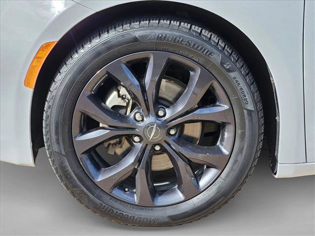 Used 2019 Chrysler Pacifica Touring Plus w/ S Appearance Package image 23