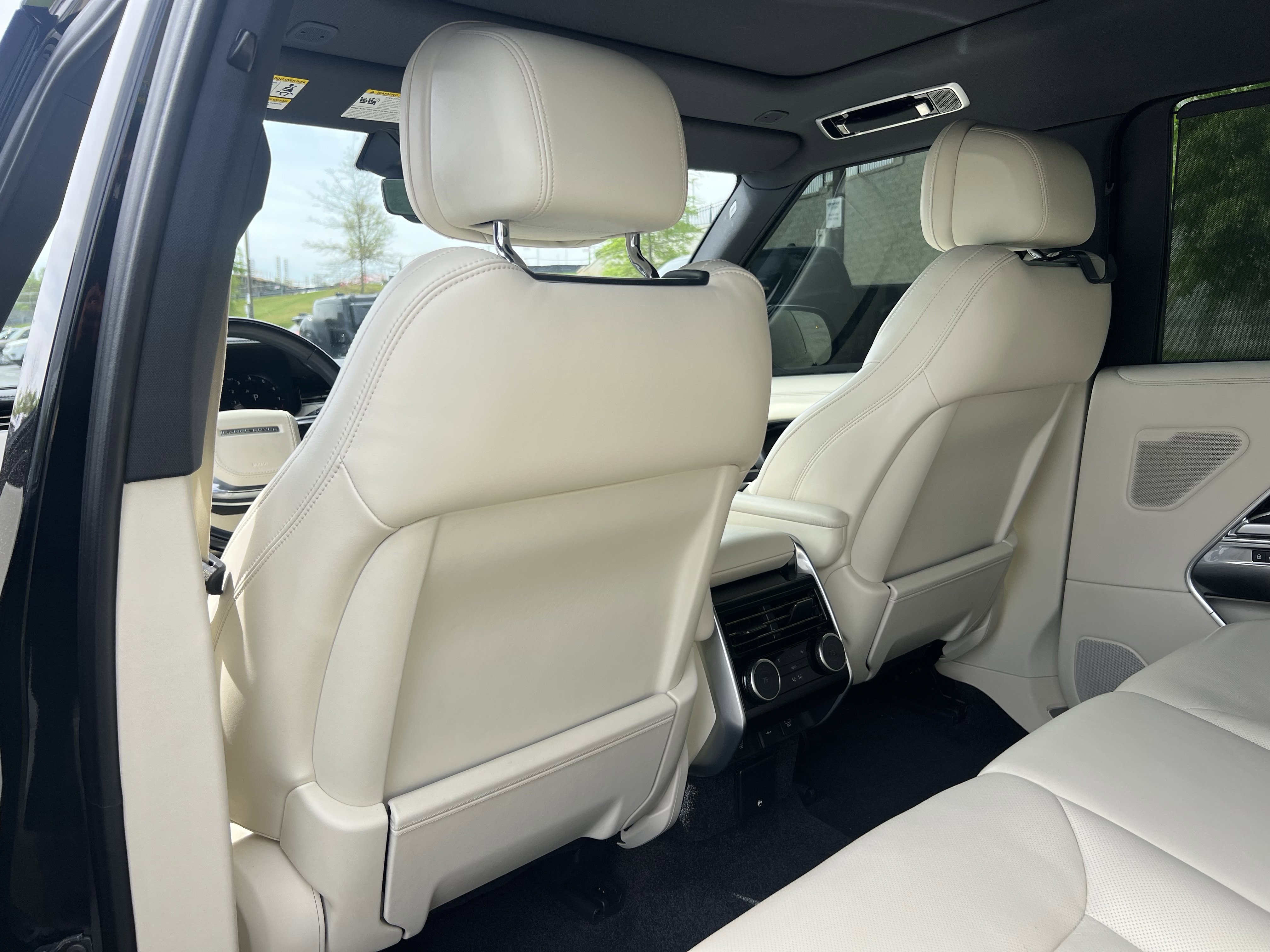 Certified 2024 Land Rover Range Rover Long Wheelbase SE image 32