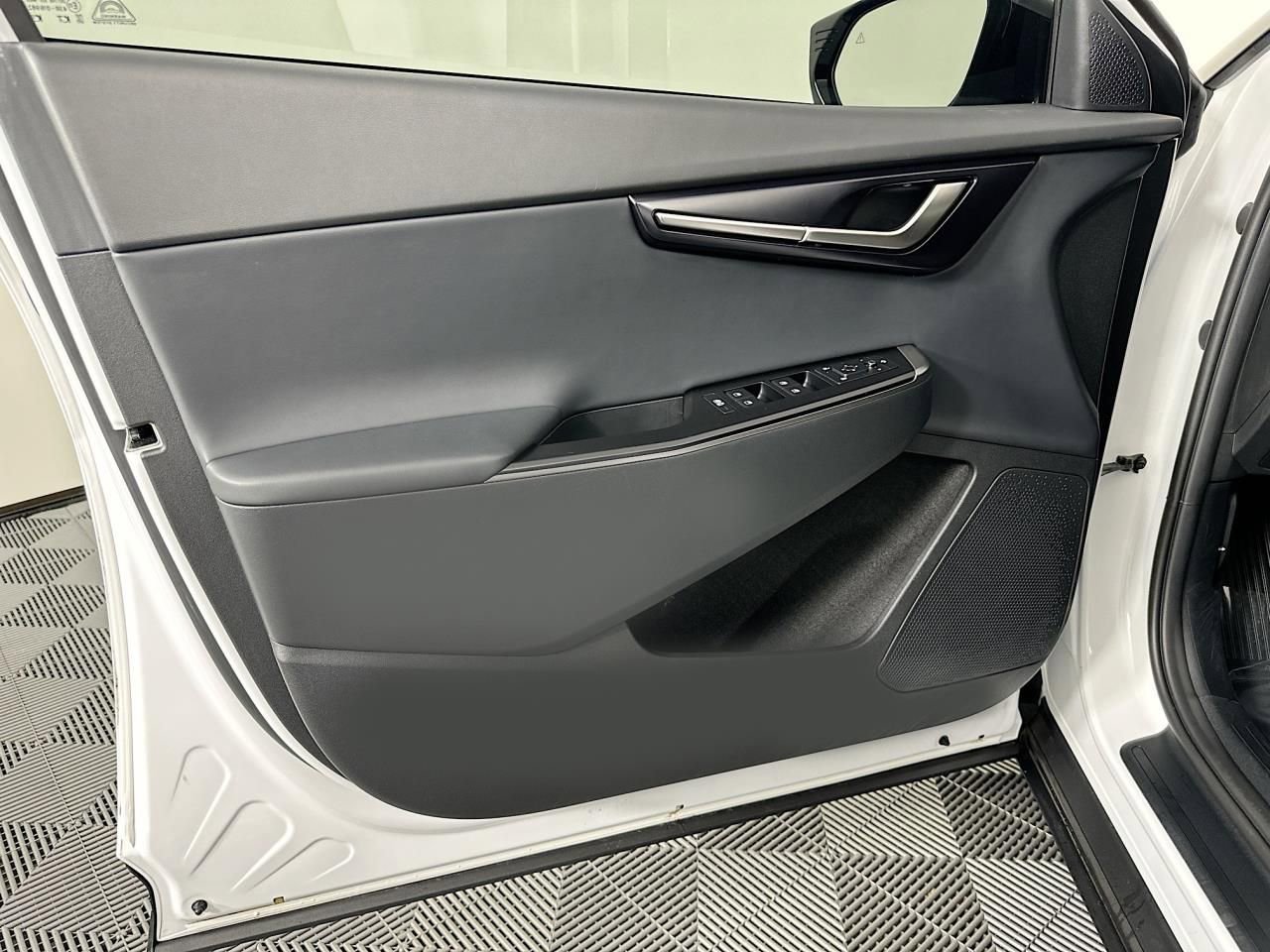 Used 2025 Kia EV6 Light w/ Light LR Technology Package RWD image 20