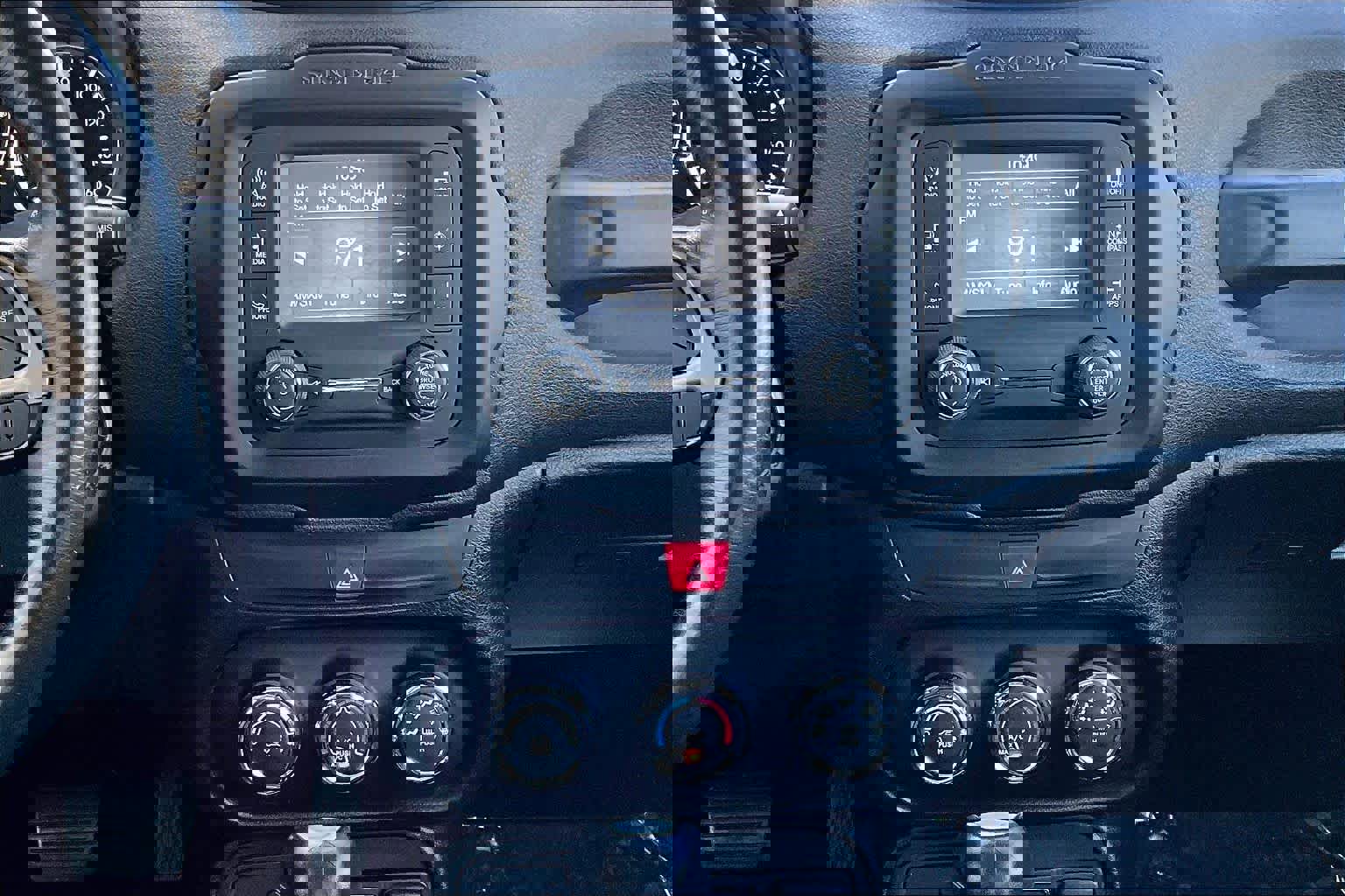 Used 2016 Jeep Renegade Latitude image 7