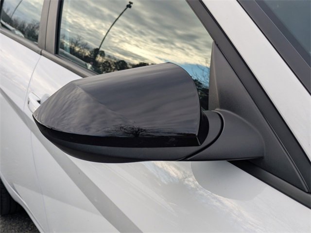 Certified 2025 Hyundai Elantra Sport image 12