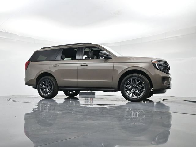 New 2026 Ford Expedition Platinum w/ Stealth Appearance Package image 32