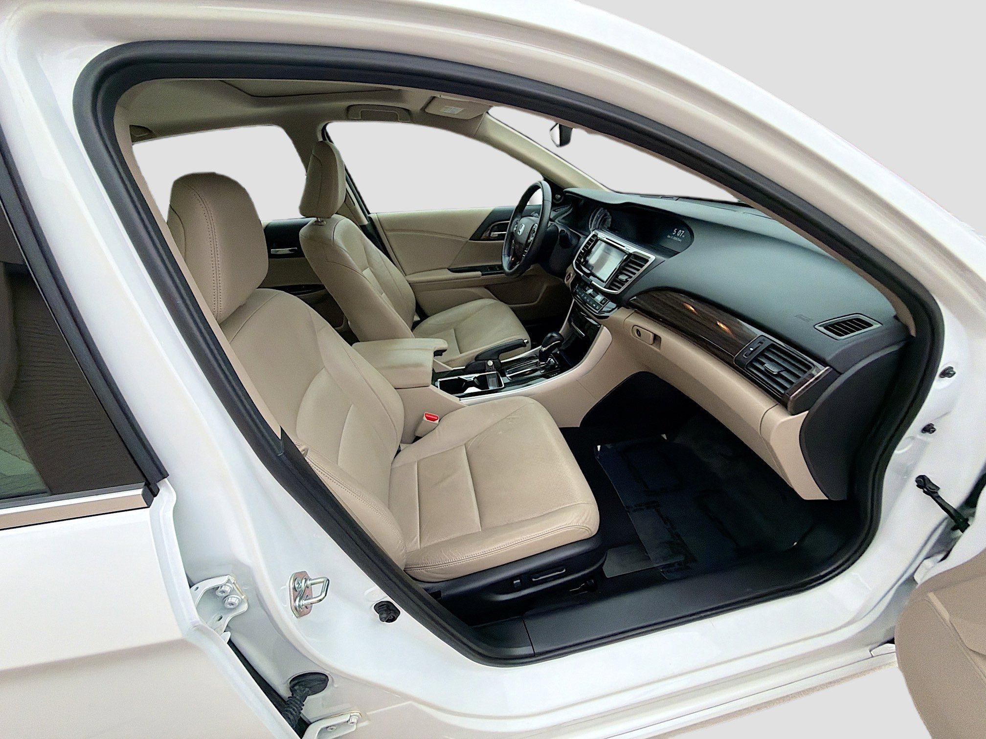 Used 2016 Honda Accord Touring image 32