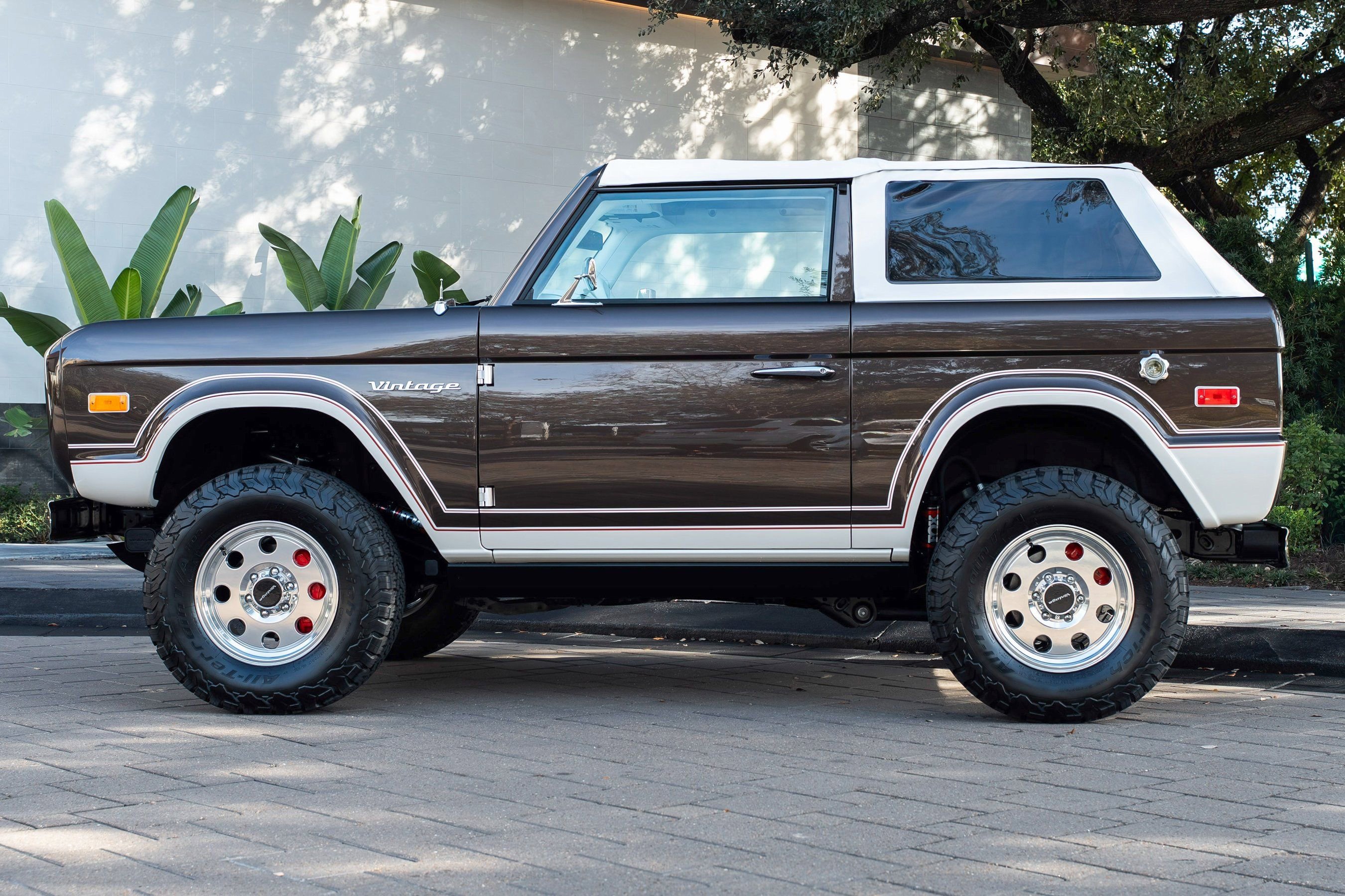 Used 2024 Ford Bronco Black Diamond image 53