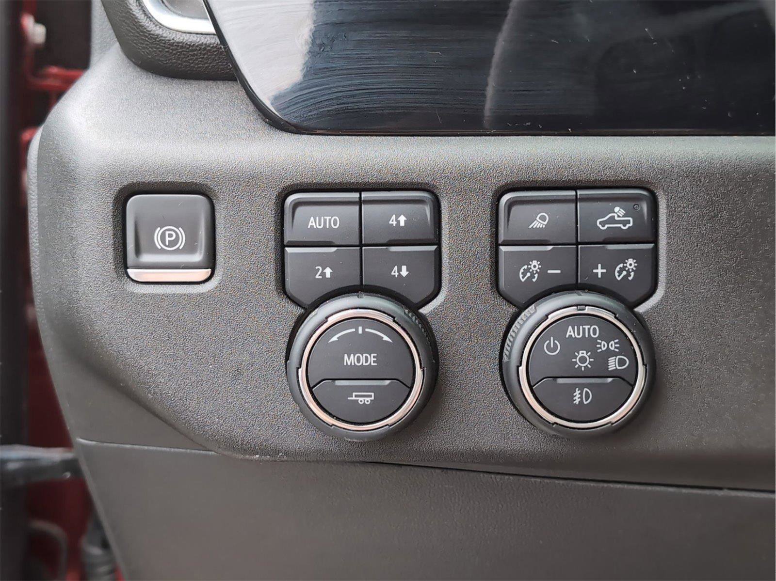 Used 2024 Chevrolet Silverado 2500 LTZ w/ LTZ Plus Package AWD/4WD image 27