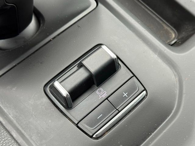 Certified 2023 GMC Sierra 1500 AT4 w/ Technology Package AWD/4WD image 17
