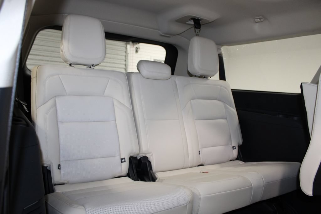 New 2027 Lincoln Navigator L Reserve RWD image 37
