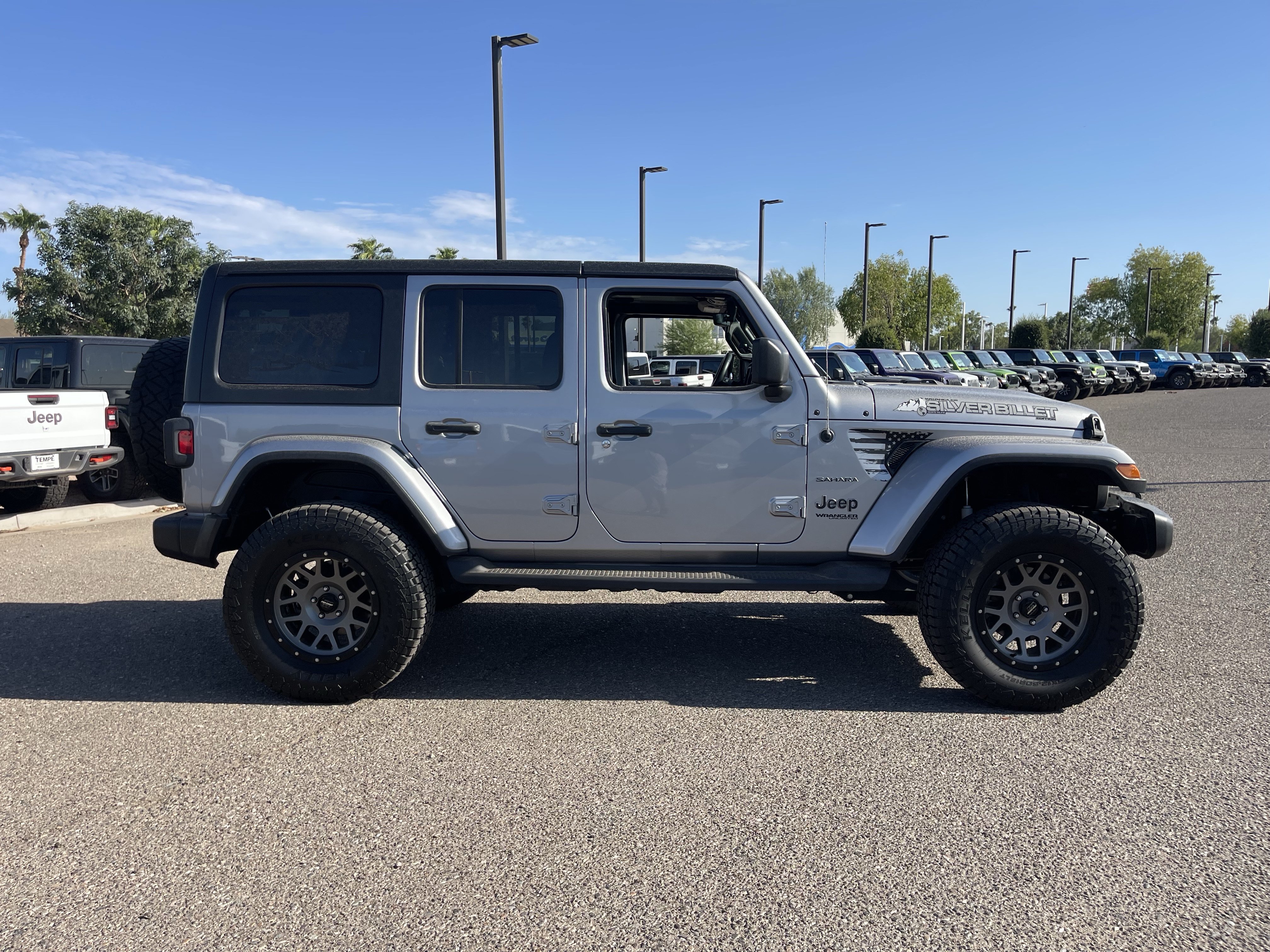 Used 2018 Jeep Wrangler Unlimited Sahara w/ Uconnect 4C Nav & Sound Group AWD/4WD image 6