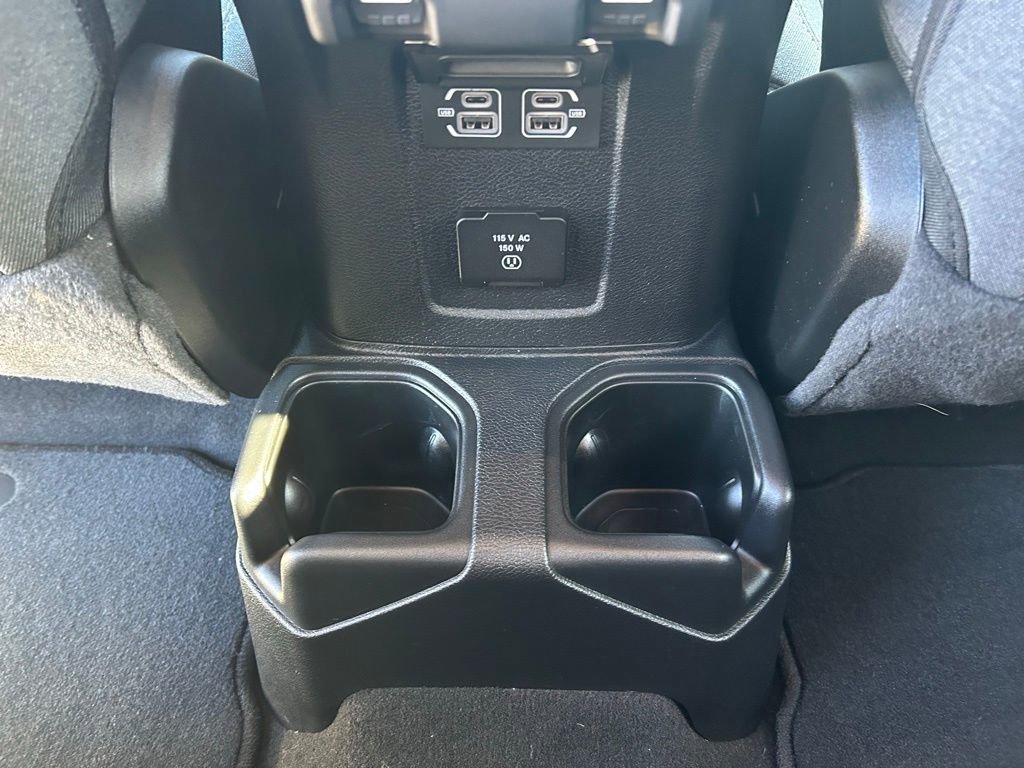 Used 2024 Jeep Wrangler Unlimited Sahara AWD/4WD image 59