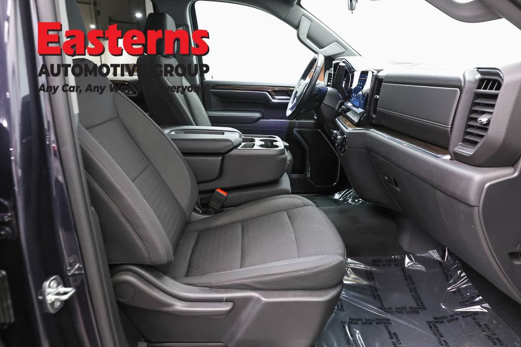 Used 2023 Chevrolet Silverado 1500 LT AWD/4WD image 26