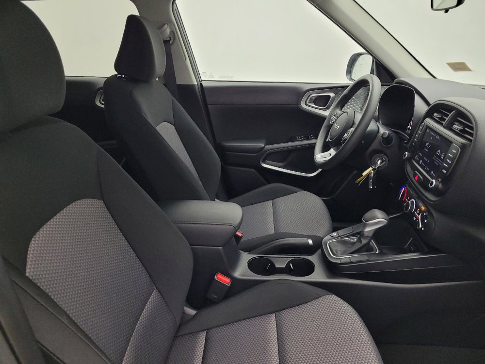 Used 2025 Kia Soul LX image 21