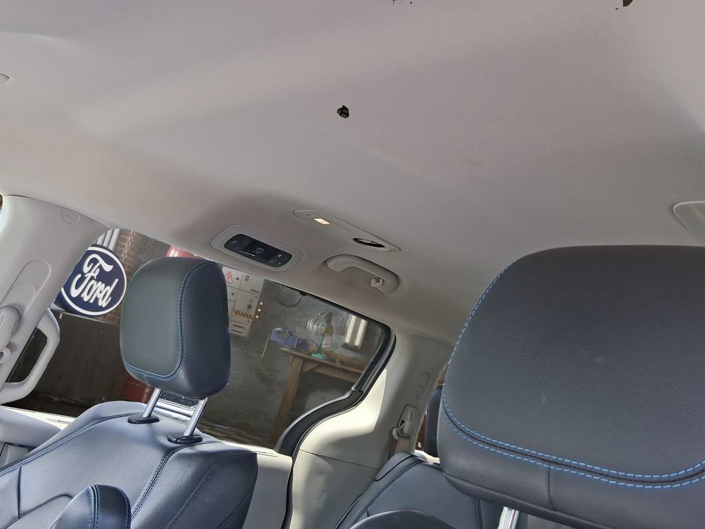 Used 2021 Chrysler Pacifica Touring-L FWD image 12