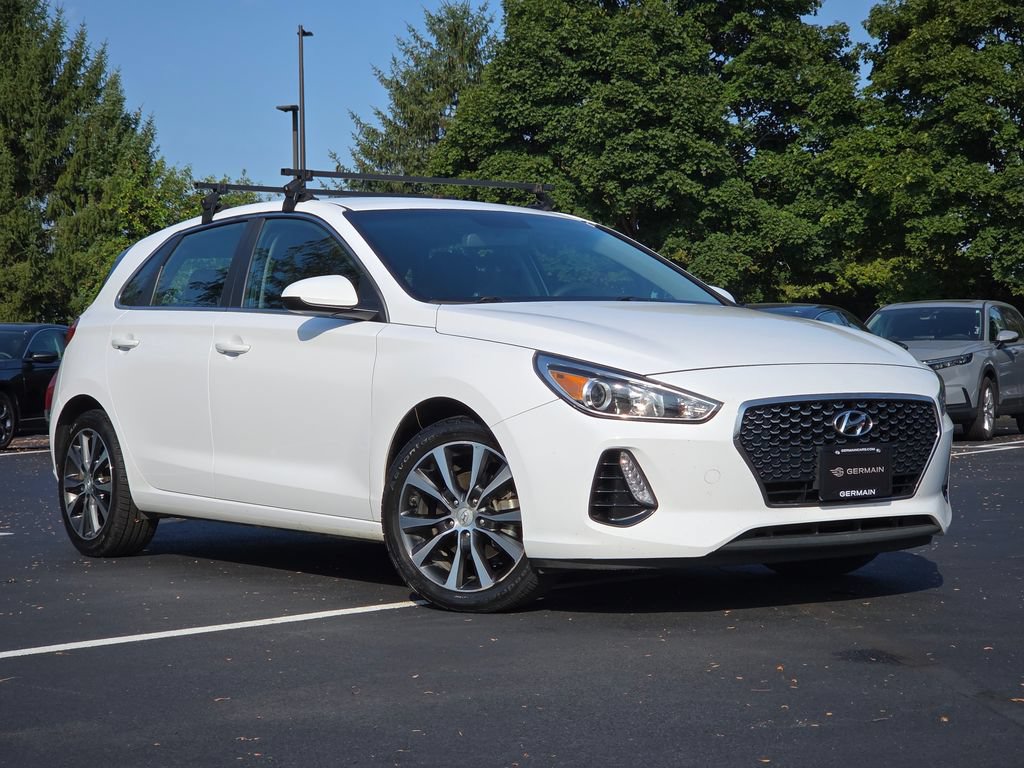 Used 2018 Hyundai Elantra GT FWD image 2