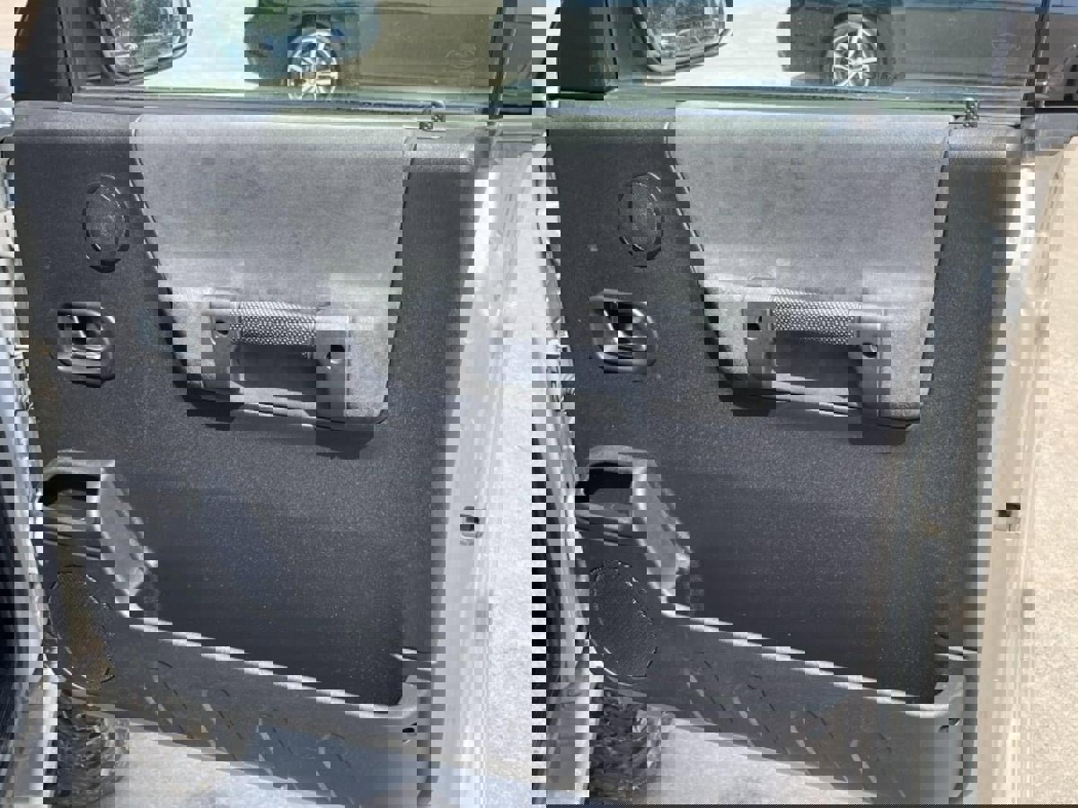 Used 2004 Land Rover Discovery SE image 23